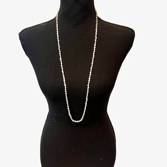 Vintage Long Single Strand Of Fresh Water Pearls Off White 36” Necklace - Picture 2 of 5